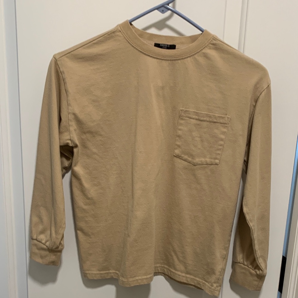 Forever 21 Kids Tan Long Sleeve Tee. Size 9/10. Pre-owned.